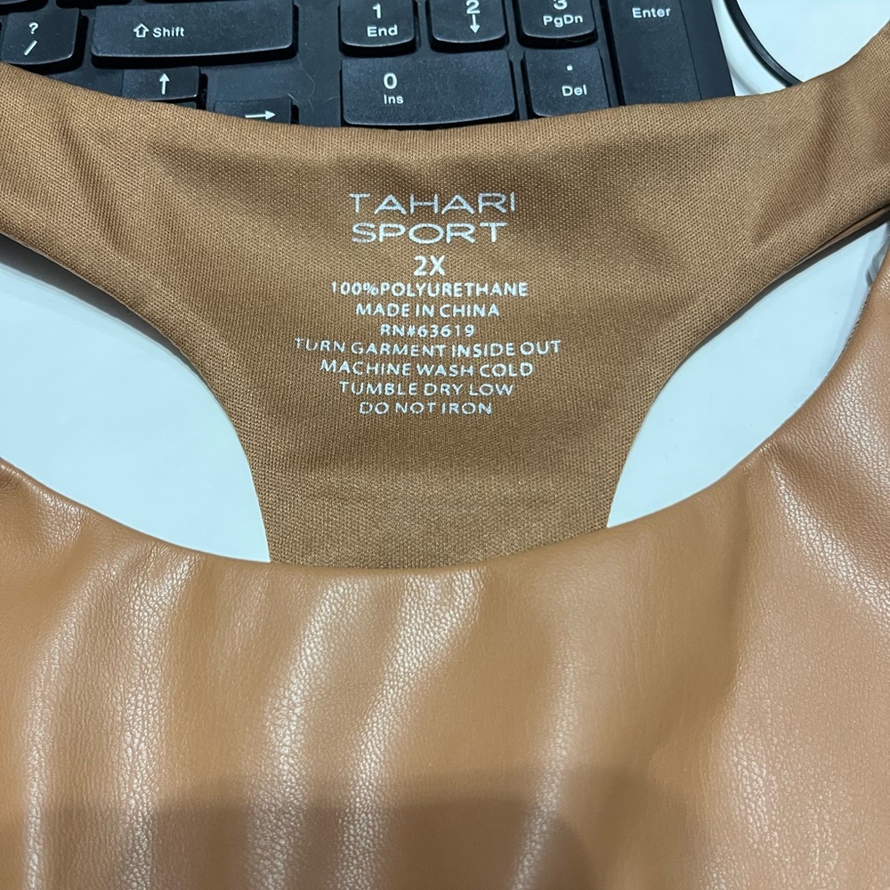 Tahari Women's Brown Sleeveless Blouse - Picture 6 of 6